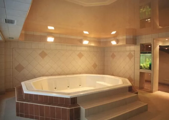 Натяжные потолки Descor